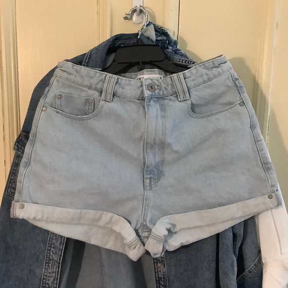 Zara Denim Shorts SZ 10 - Picture 1 of 4